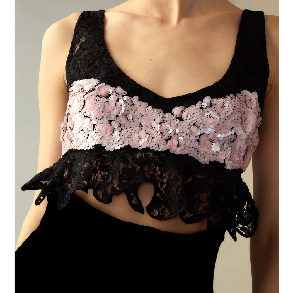 NWT Cynthia Rowley The Cosmo Sequin Top
Light pink sequin with black lace - Picture 2 of 5